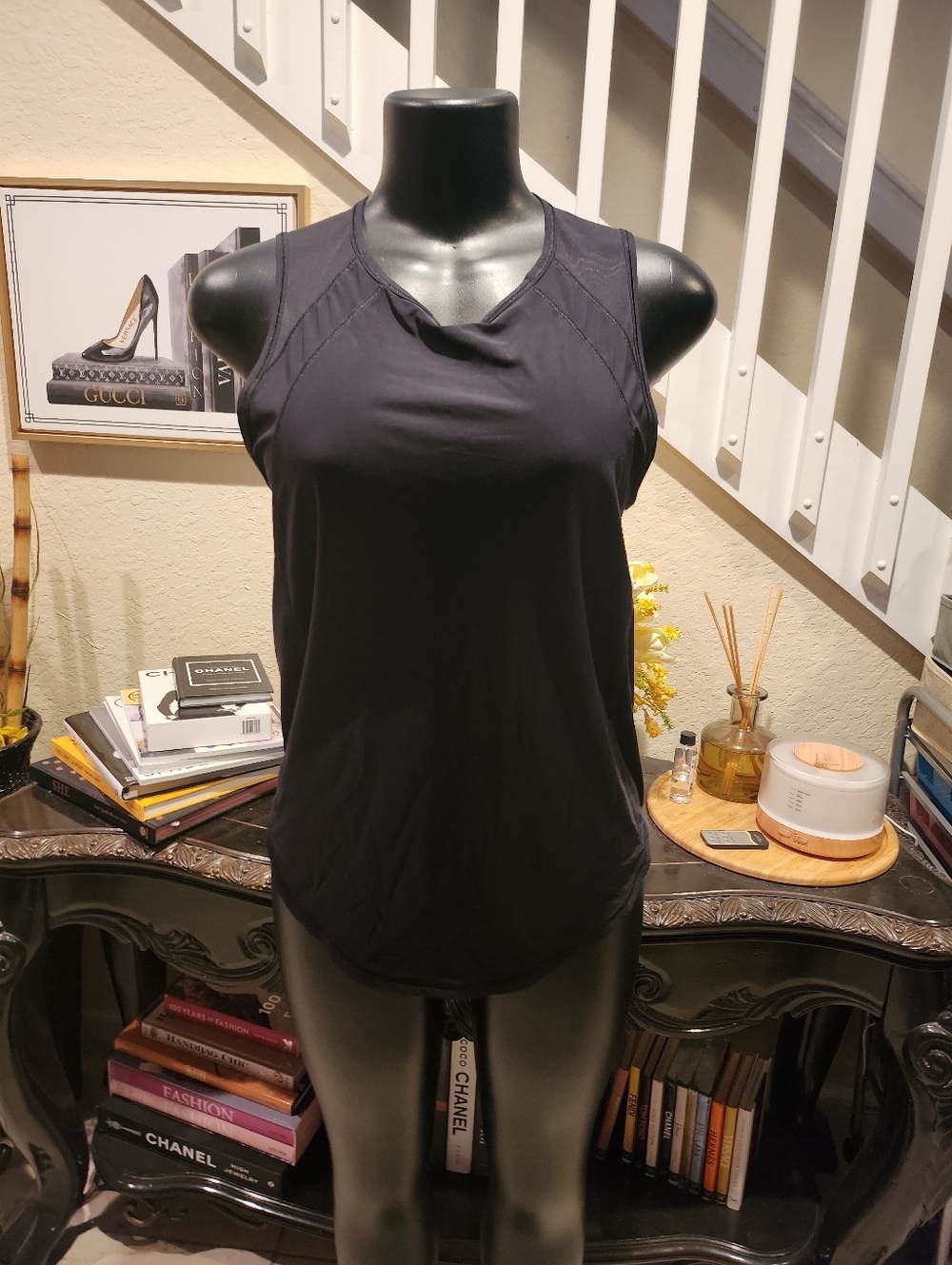 Lululemon tank top Ptp 19"